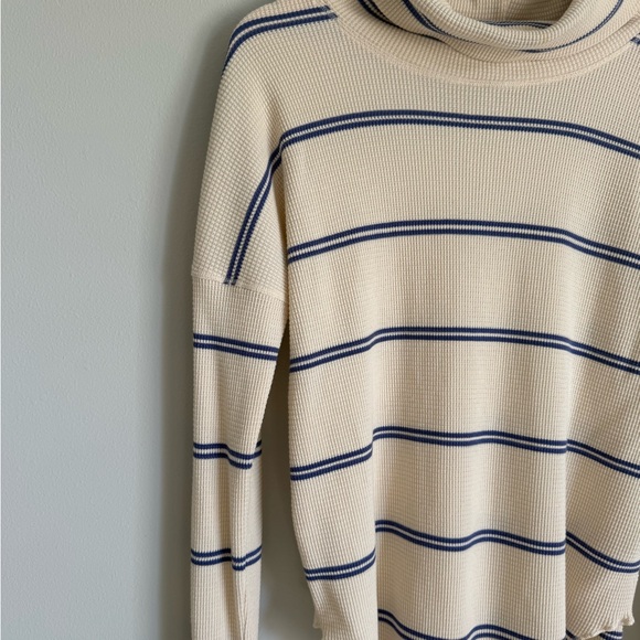 Aritzia The Group Babaton Thermal Cowl Neck Top - Picture 3 of 9